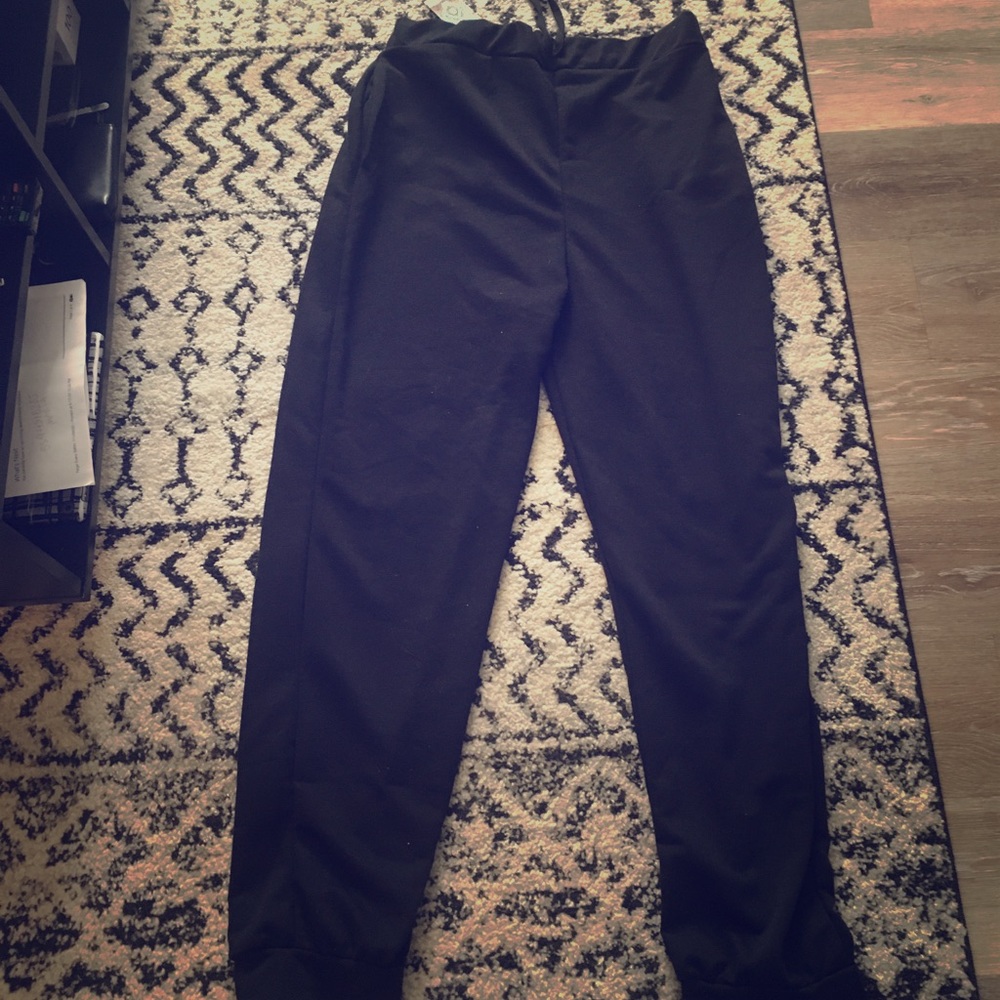NWT Boohoo Lightweight Joggers